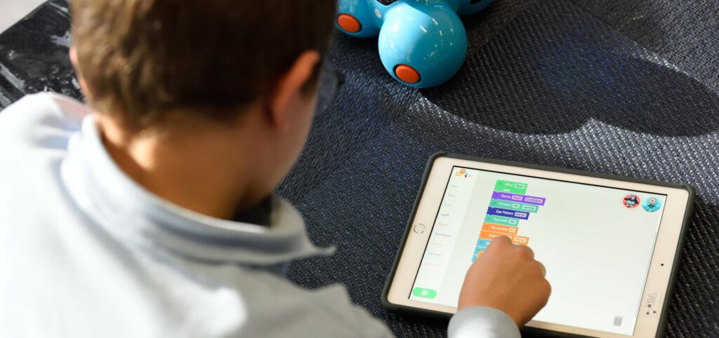 Phones and Tablets help Kids with Autism - Feature